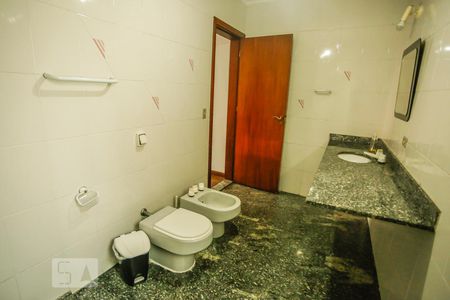 Casa à venda com 463m², 4 quartos e 5 vagas Casa à venda com 463m², 4 quartos e 5 vagasBanheiro da Suíte 3