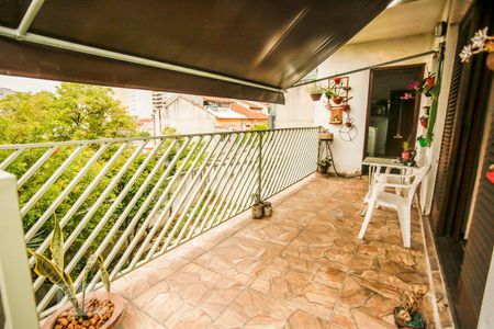 Casa à venda com 463m², 4 quartos e 5 vagas Casa à venda com 463m², 4 quartos e 5 vagasVaranda da Sala