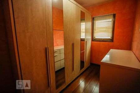 Casa à venda com 463m², 4 quartos e 5 vagas Casa à venda com 463m², 4 quartos e 5 vagasCloset do quarto 3