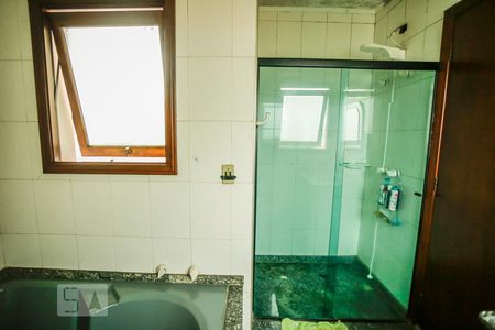 Casa à venda com 463m², 4 quartos e 5 vagas Casa à venda com 463m², 4 quartos e 5 vagasBanheiro da Suíte 1