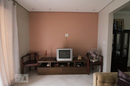 Casa à venda com 2 quartos, 126m² em Vila Gustavo, São Paulo