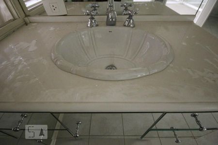 Casa à venda com 467m², 4 quartos e sem vaga Casa à venda com 467m², 4 quartos e sem vagaBanheiro da Suíte 2