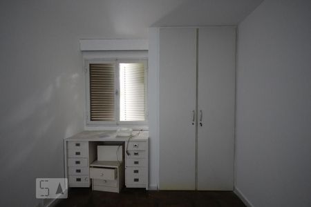 Casa à venda com 467m², 4 quartos e sem vaga Casa à venda com 467m², 4 quartos e sem vagaQuarto de Serviço