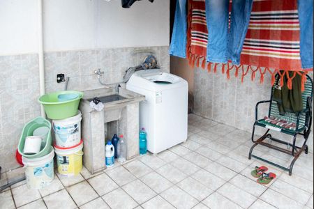 Casa à venda com 300m², 3 quartos e 1 vagaÁrea de Serviço