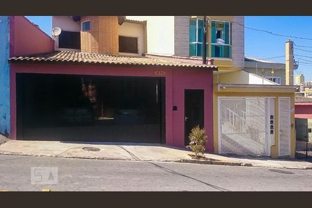 Fachada de casa à venda com 4 quartos, 205m² em Jardim Santo Antônio, Santo André