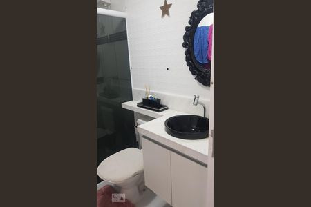 Banheiro de apartamento à venda com 3 quartos, 74m² em Jardim Maria Rosa, Taboão da Serra