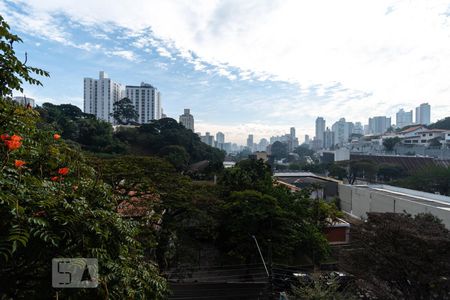 Vista de casa para alugar com 3 quartos, 225m² em Sumaré, São Paulo