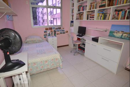 Apartamento à venda com 111m², 3 quartos e 2 vagasQuarto 2