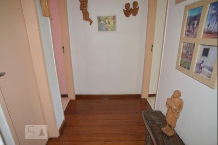 Hall de apartamento à venda com 3 quartos, 111m² em Laranjeiras, Rio de Janeiro