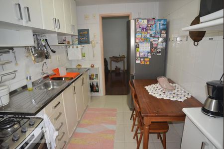 Apartamento à venda com 111m², 3 quartos e 2 vagasCozinha