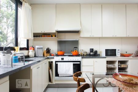 Apartamento à venda com 136m², 3 quartos e 2 vagasCozinha