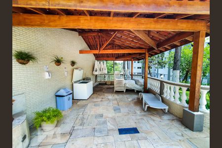 Apartamento à venda com 75m², 2 quartos e 1 vaga Apartamento à venda com 75m², 2 quartos e 1 vagaÁrea comum - Piscina