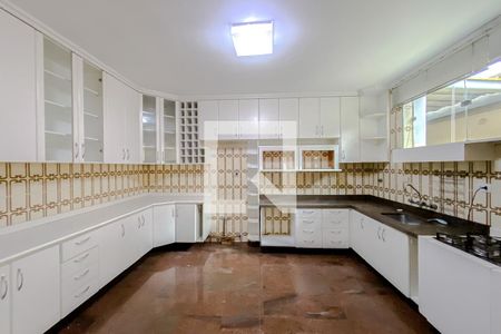 Casa para alugar com 440m², 4 quartos e 5 vagasCozinha