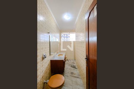 Casa para alugar com 440m², 4 quartos e 5 vagasBanheiro