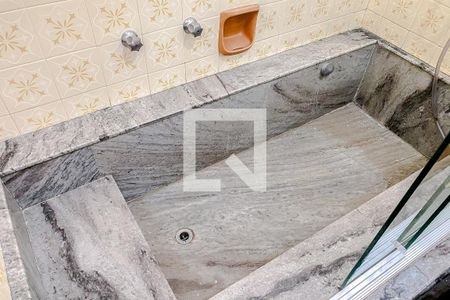 Casa para alugar com 440m², 4 quartos e 5 vagasBanheiro do Quarto 4 