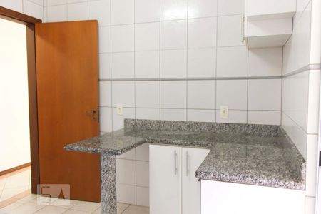 Cozinha de apartamento para alugar com 3 quartos, 85m² em Córrego Grande, Florianópolis