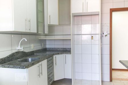 Cozinha de apartamento para alugar com 3 quartos, 85m² em Córrego Grande, Florianópolis