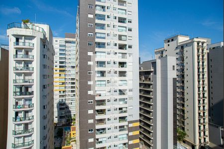 Studio para alugar com 28m², 1 quarto e 1 vaga Studio para alugar com 28m², 1 quarto e 1 vagaVista da Varanda da Sala/Quarto