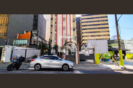 Studio para alugar com 28m², 1 quarto e 1 vaga Studio para alugar com 28m², 1 quarto e 1 vagaFachada