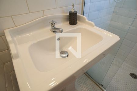 Studio para alugar com 28m², 1 quarto e 1 vaga Studio para alugar com 28m², 1 quarto e 1 vagaBanheiro