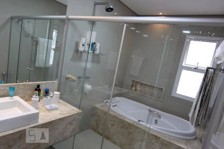 Casa de condomínio para alugar com 450m², 4 quartos e 4 vagas Casa de condomínio para alugar com 450m², 4 quartos e 4 vagassuite