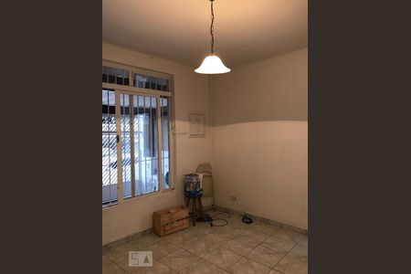 Casa à venda com 250m², 2 quartos e 3 vagasSala