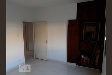 Casa à venda com 250m², 2 quartos e 3 vagasSala