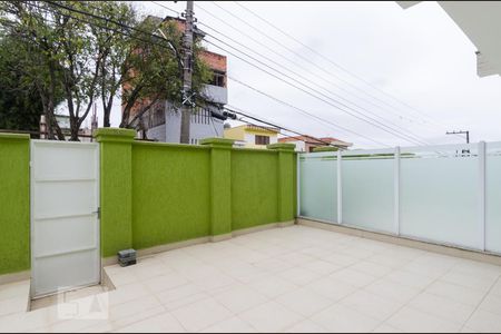 Casa de condomínio à venda com 240m², 3 quartos e 4 vagasQuintal