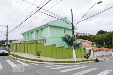 Casa de condomínio à venda com 240m², 3 quartos e 4 vagasFachada