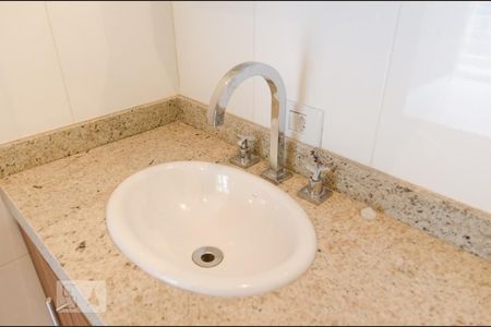 Casa de condomínio à venda com 240m², 3 quartos e 4 vagasPia