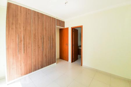 Casa à venda com 240m², 3 quartos e 4 vagas