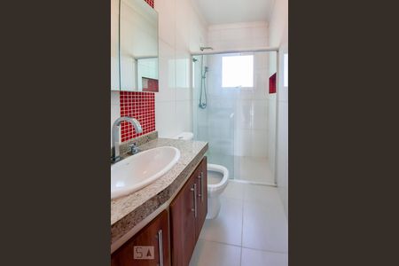 Casa à venda com 240m², 3 quartos e 4 vagas