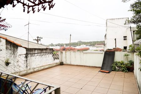 Casa à venda com 100m², 4 quartos e 1 vagaQuintal