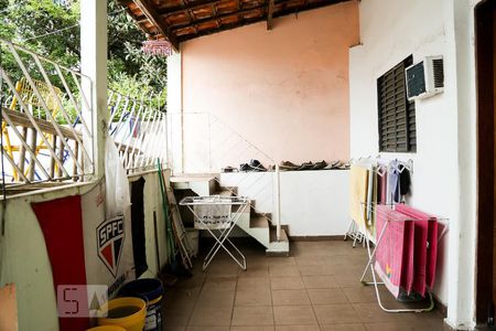 Casa à venda com 100m², 4 quartos e 1 vagaQuintal