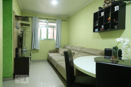 Sala de apartamento para alugar com 2 quartos, 60m² em Vila Carmosina, São Paulo