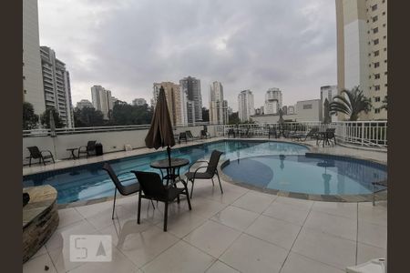 Apartamento para alugar com 100m², 2 quartos e 2 vagasÁrea comum - Piscina