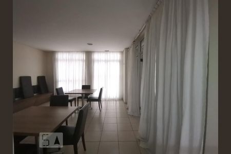Apartamento para alugar com 100m², 2 quartos e 2 vagasÁrea comum - Salão de festas