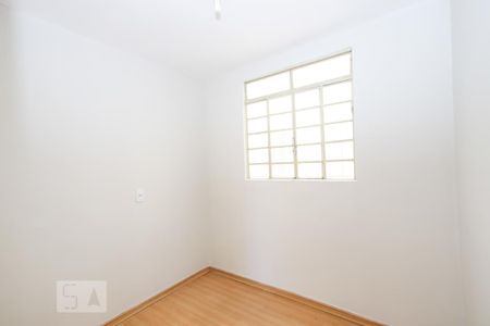 Quarto de apartamento para alugar com 3 quartos, 60m² em Nova Suíça, Belo Horizonte