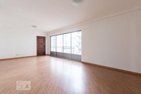 Sala de apartamento para alugar com 2 quartos, 150m² em Moema, São Paulo