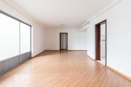 Sala de apartamento para alugar com 2 quartos, 150m² em Moema, São Paulo