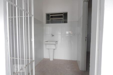 Lavanderia de casa para alugar com 1 quarto, 50m² em Km 18, Osasco