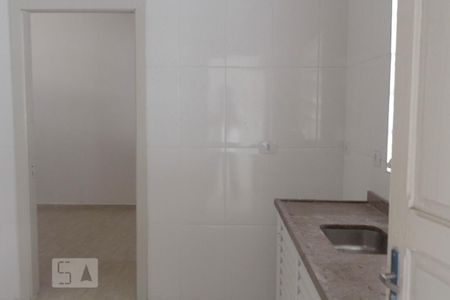 Cozinha de casa para alugar com 1 quarto, 50m² em Km 18, Osasco
