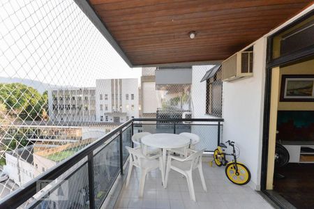 Apartamento à venda com 110m², 2 quartos e 1 vagaVaranda da Sala