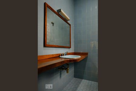 Casa à venda com 160m², 3 quartos e 1 vagaBanheiro