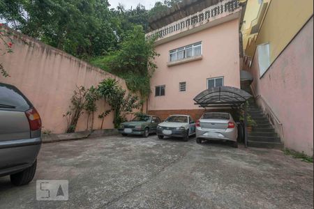 Casa à venda com 334m², 2 quartos e 6 vagasGaragem