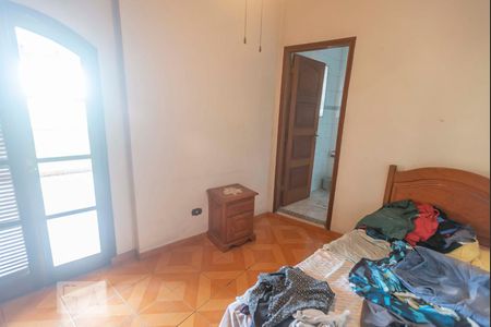 Casa à venda com 334m², 2 quartos e 6 vagasSuíte