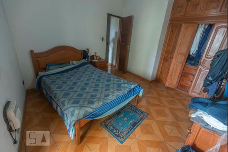 Casa à venda com 334m², 2 quartos e 6 vagasQuarto 2