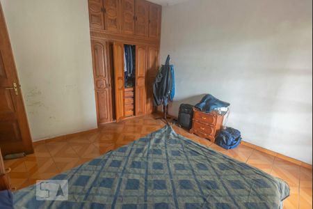 Casa à venda com 334m², 2 quartos e 6 vagasQuarto 2