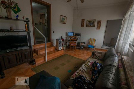 Casa à venda com 334m², 2 quartos e 6 vagasSala