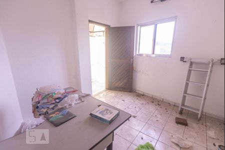 Casa à venda com 334m², 2 quartos e 6 vagasSala